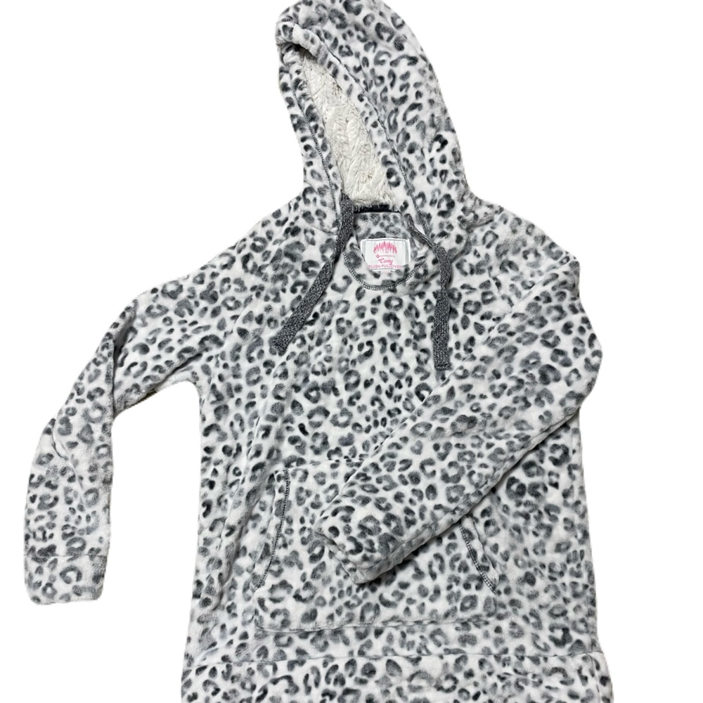 Cozy plush pullover Womems Size Small